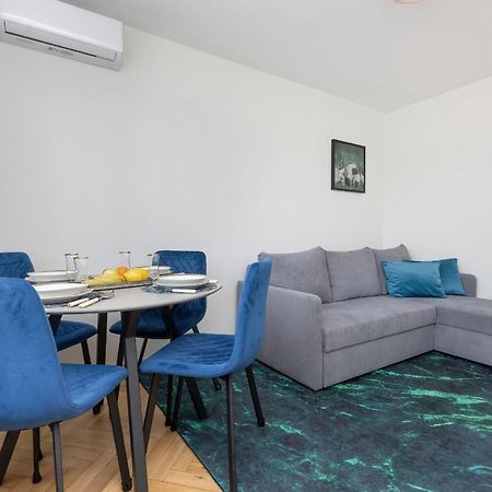 Cozy And Comfortable Wola Apartment By Noclegi Renters Varşovia Exterior foto