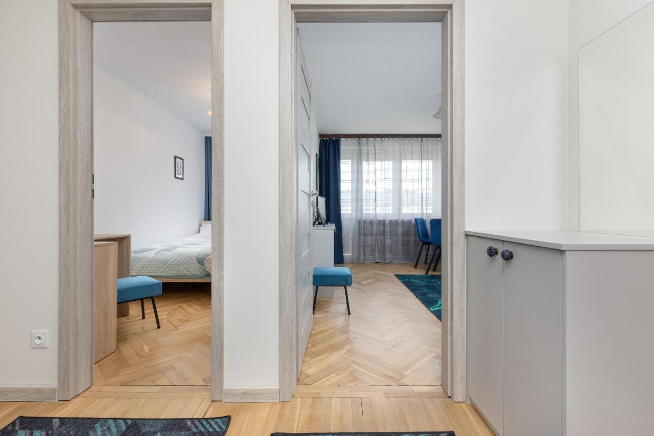 Cozy And Comfortable Wola Apartment By Noclegi Renters Varşovia Exterior foto