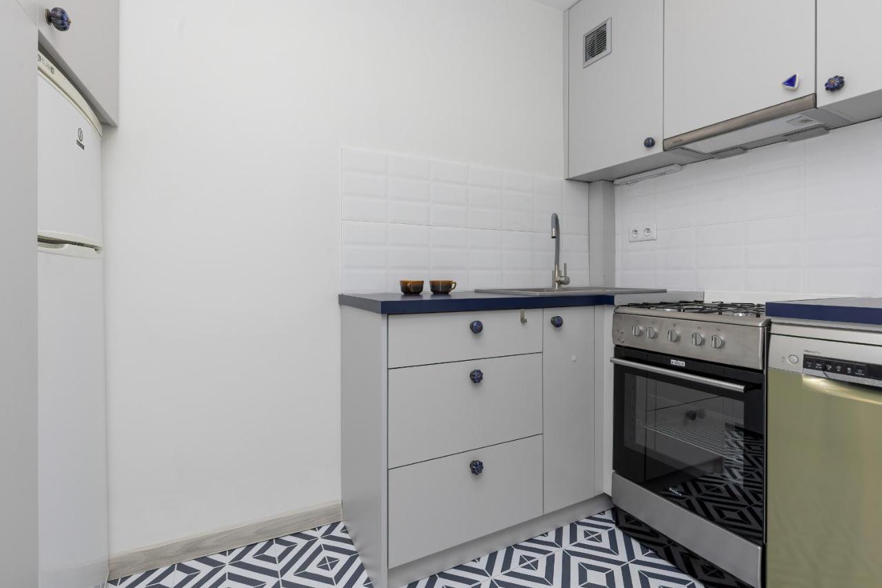 Cozy And Comfortable Wola Apartment By Noclegi Renters Varşovia Exterior foto